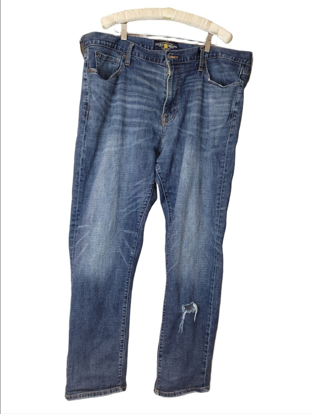 Lucky Brand 410 Athletic Fit Distresses Jeans 40 X 32